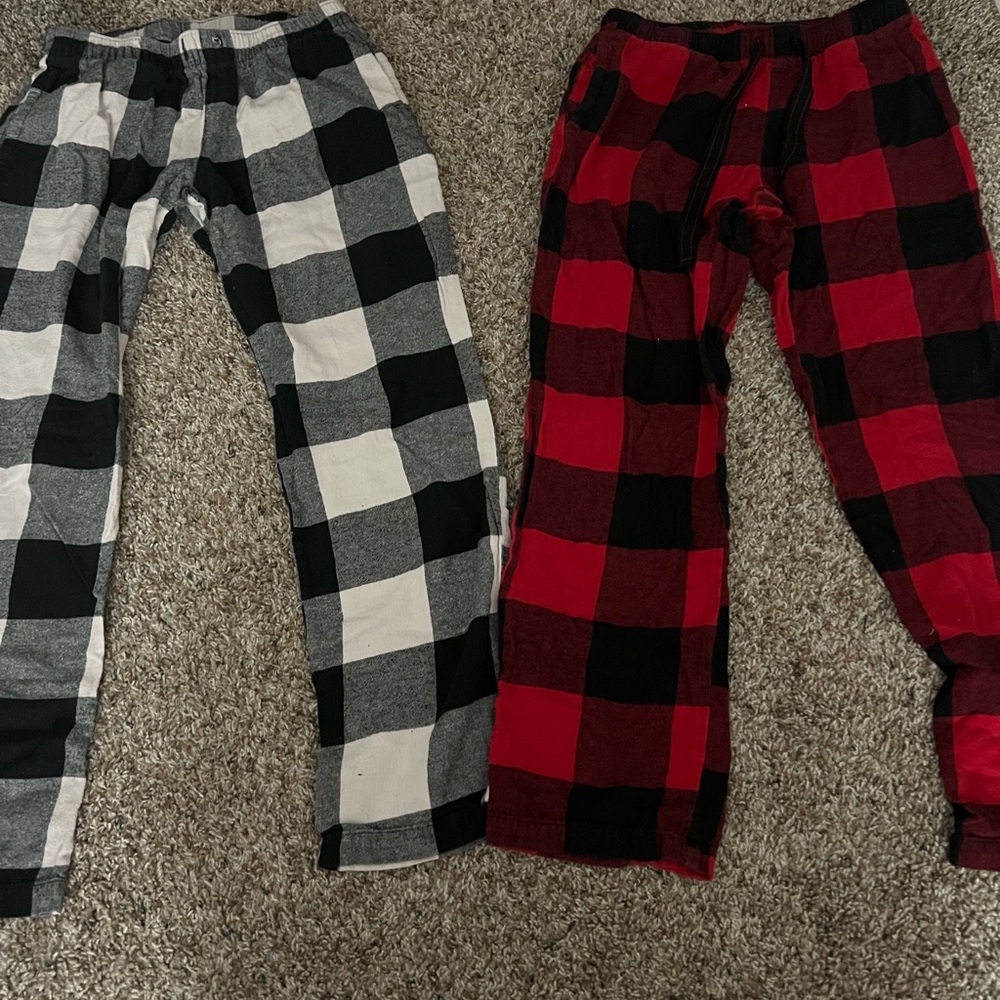 Old Navy Women’s XS Plaid Pajama Bottoms - Black, White, and Red PACK OF 2!!